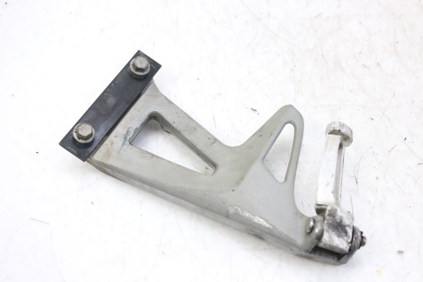 photo de LEFT REAR FOOTREST MOUNT TRIUMPH SPRINT ST 955 (1999 - 2001) - Main view