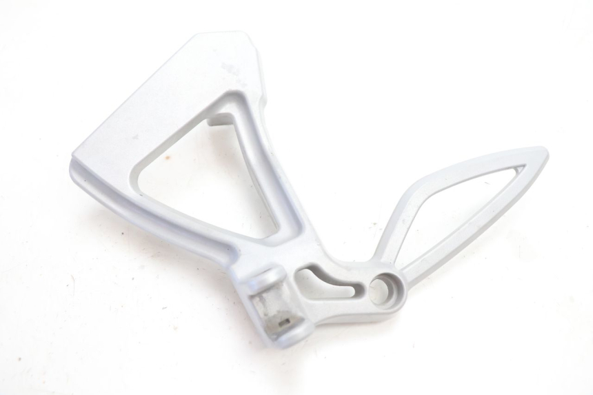photo de REAR LEFT FOOTREST MOUNT CAN-AM SPYDER RS 1000 (2008 - 2012) - Component detail