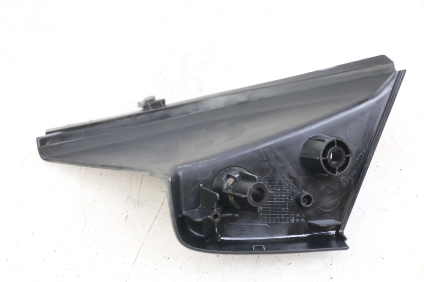 photo de LEFT REAR FOOTREST MOUNTING PLATE MBK STUNT NAKED 50 (2004 - 2018) - Alternative perspective