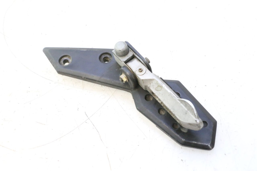 photo de REAR LEFT FOOTREST MOUNT KYMCO SUPER 8 2T 50 (2007 - 2013) - Component detail