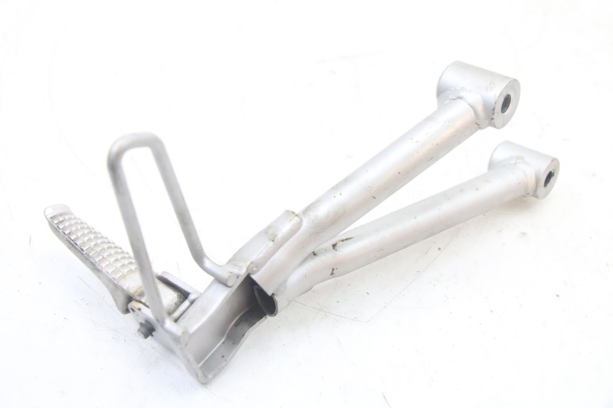 photo de LEFT REAR FOOTREST MOUNT SUZUKI GSF S BANDIT 600 (2000 - 2004) - Alternative perspective