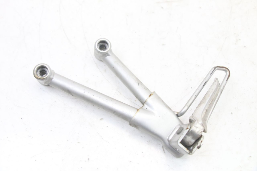 photo de LEFT REAR FOOTREST MOUNT SUZUKI GSF S BANDIT 600 (2000 - 2004) - Product overview