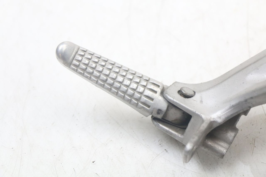 photo de LEFT REAR FOOTREST MOUNT SUZUKI SV N 650 (1999 - 2002) - Component detail