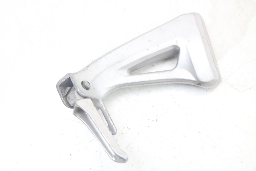 photo de LEFT REAR FOOTREST MOUNT SUZUKI SV N 650 (1999 - 2002) - Alternative perspective