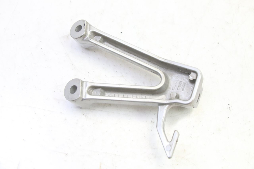 photo de REAR LEFT FOOTREST MOUNT SUZUKI SV S 650 (2003 - 2009) - Alternative perspective