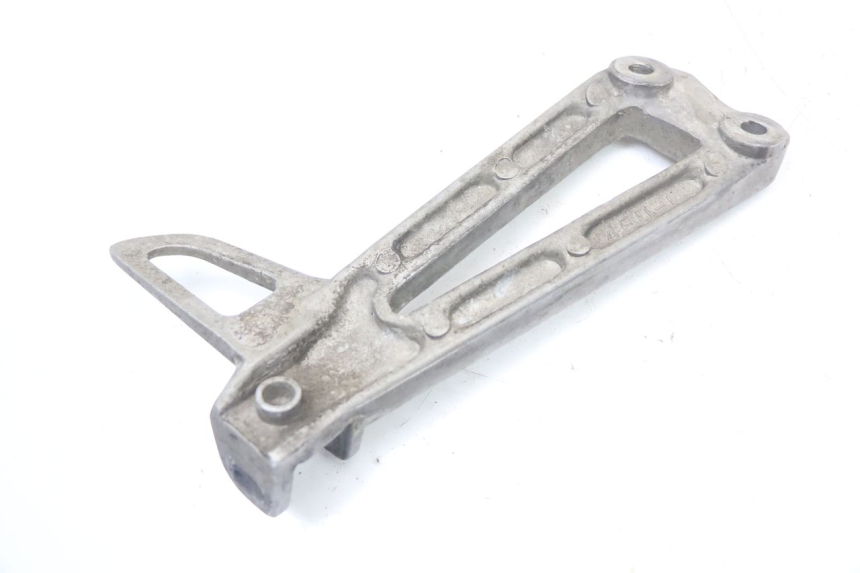 photo de REAR LEFT FOOTREST MOUNT YAMAHA TDR DELTABOX 125 (1997 - 2003) - Zoom on usage condition
