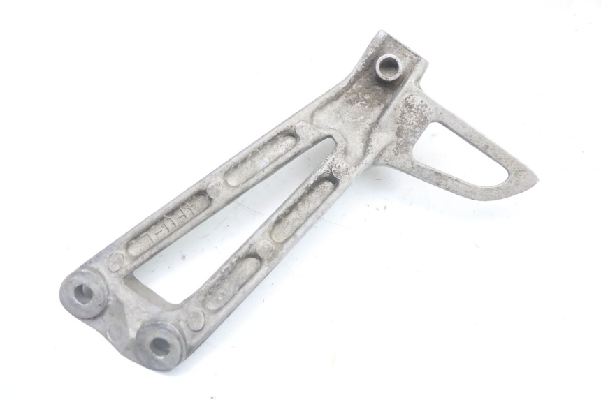 photo de REAR LEFT FOOTREST MOUNT YAMAHA TDR DELTABOX 125 (1997 - 2003) - Alternative perspective