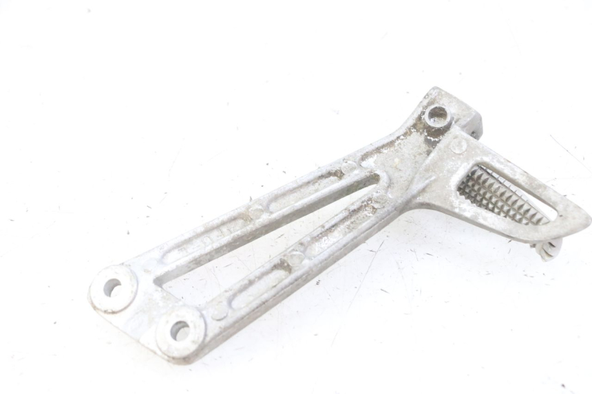 photo de REAR LEFT FOOTREST MOUNT YAMAHA TDR DELTABOX 125 (1997 - 2003) - Zoom on usage condition