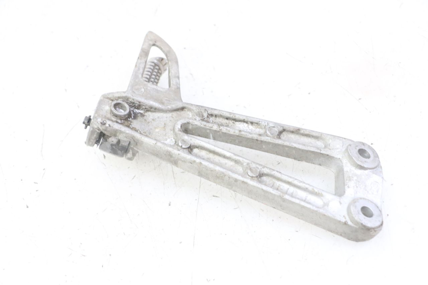photo de REAR LEFT FOOTREST MOUNT YAMAHA TDR DELTABOX 125 (1997 - 2003) - Alternative perspective