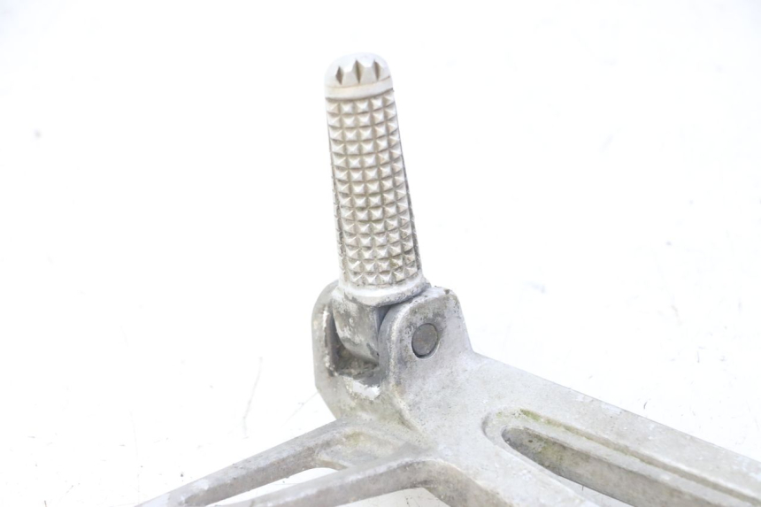 photo de REAR LEFT FOOTREST MOUNT YAMAHA TDR DELTABOX 125 (1997 - 2003) - Fixing points details