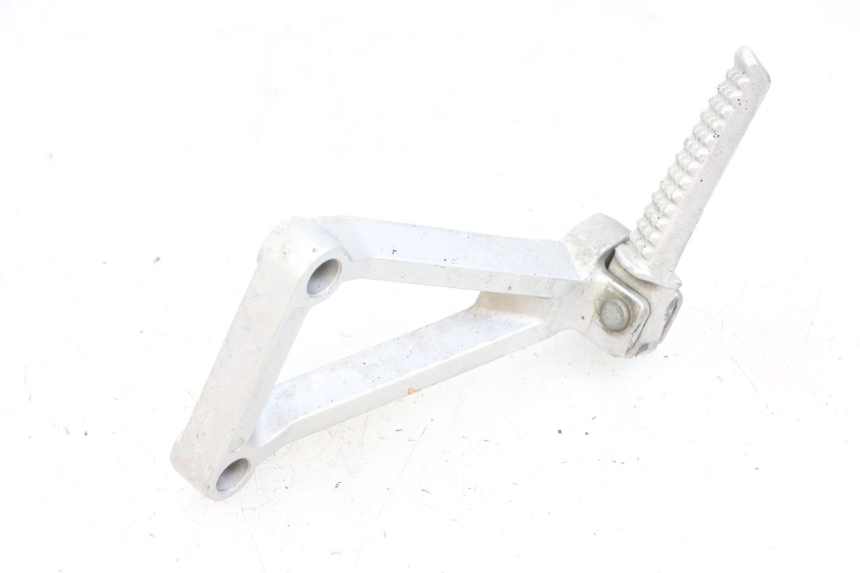 photo de LEFT REAR FOOTREST MOUNTING PLATE DAELIM VJ ROADWIN FI 125 (2008 - 2017) - Product overview