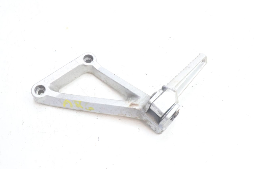 photo de REAR LEFT FOOTREST MOUNT DAELIM VJ ROADWIN 125 (2004 - 2007) - Fixing points details
