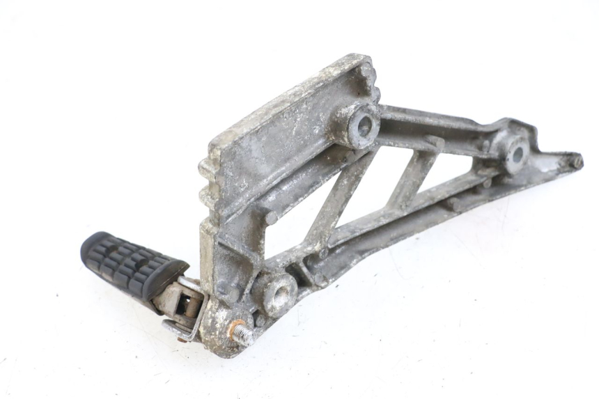 photo de REAR LEFT FOOTREST MOUNT YAMAHA XJ F 900 (1983 - 1994) - Alternative perspective