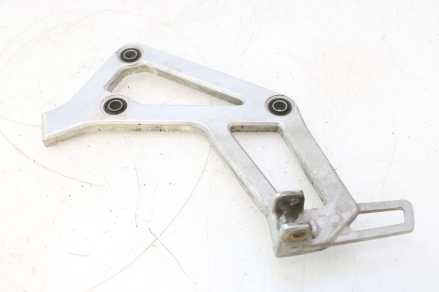 photo de REAR LEFT FOOTREST MOUNT HONDA XRV AFRICA TWIN 750 (1990 - 1992) - Component detail