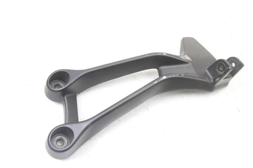 photo de REAR LEFT FOOTREST MOUNT YAMAHA TRACER 7 700 (2020 - 2024) - Alternative perspective