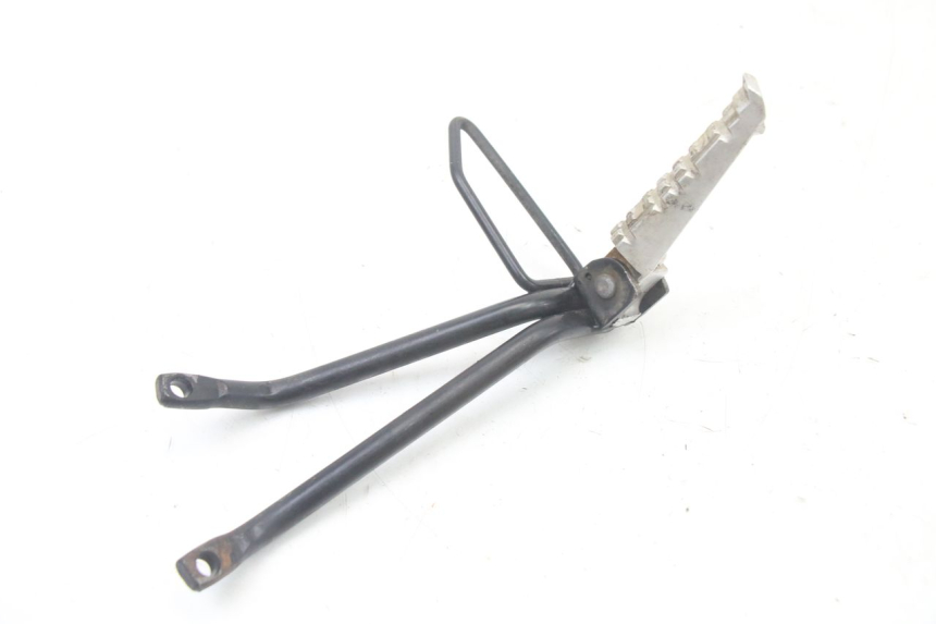 photo de REAR LEFT FOOTREST MOUNT YAMAHA TZR 50 (2008 - 2016) - Alternative perspective