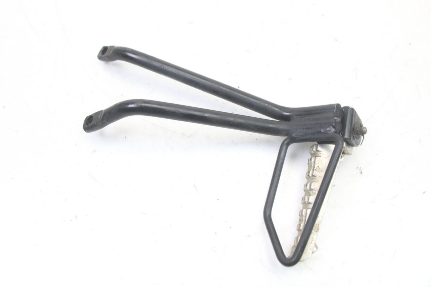 photo de REAR LEFT FOOTREST MOUNT YAMAHA TZR 50 (2008 - 2016) - Fixing points details