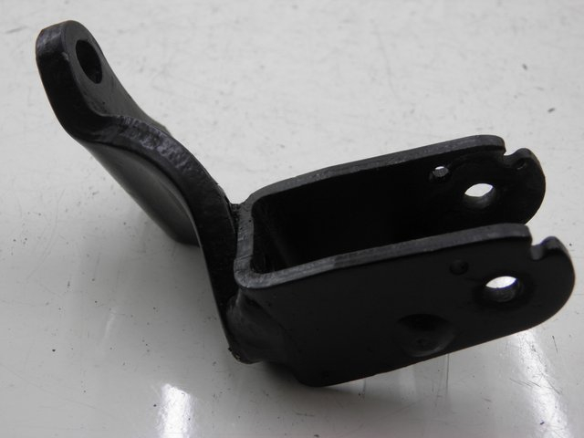 photo de REAR LEFT FOOTREST MOUNT YAMAHA XMAX X-MAX 125 (2006 - 2009) - Component detail