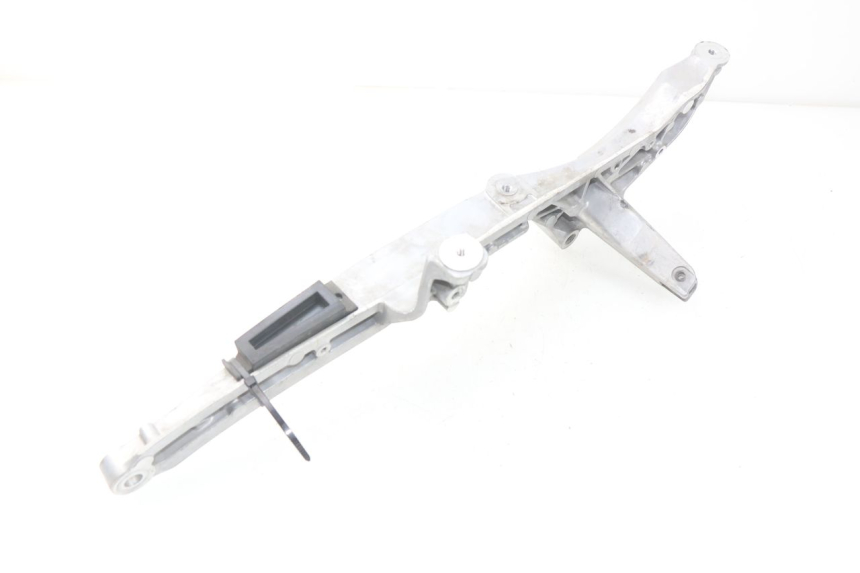 photo de REAR LEFT FOOTREST MOUNT YAMAHA YP T-MAX TMAX 530 (2017 - 2020) - Product overview