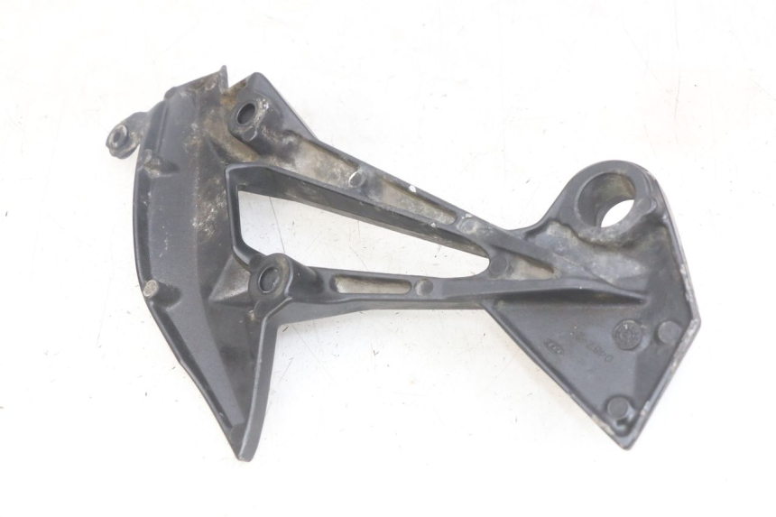 photo de LEFT REAR FOOTREST BRACKET KAWASAKI Z 750 (2007 - 2013) - Zoom on usage condition