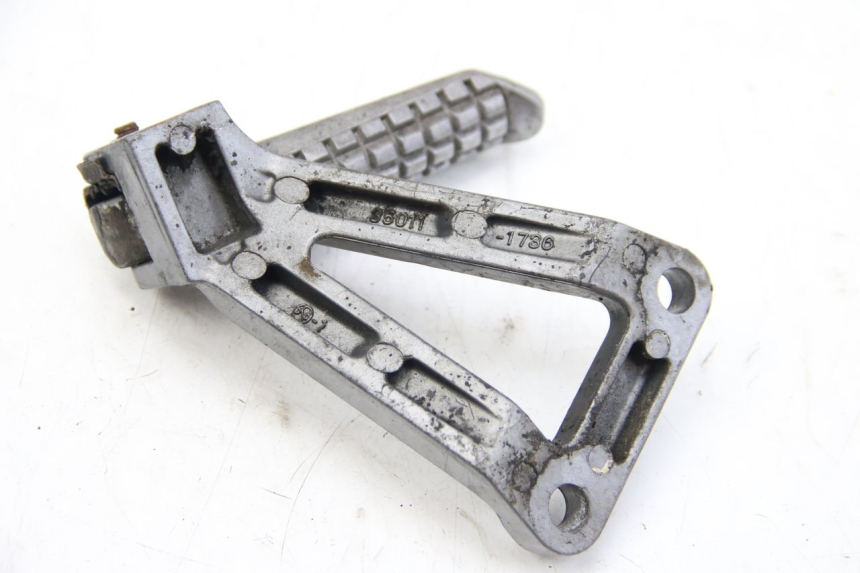 photo de LEFT REAR FOOTREST MOUNT KAWASAKI ZX-6R ZX6R 600 (1995 - 1997) - Zoom on usage condition