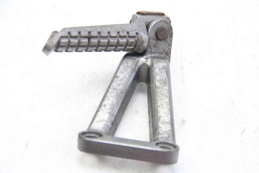 photo de LEFT REAR FOOTREST MOUNT KAWASAKI ZX-6R ZX6R 600 (1995 - 1997) - Technical close-up