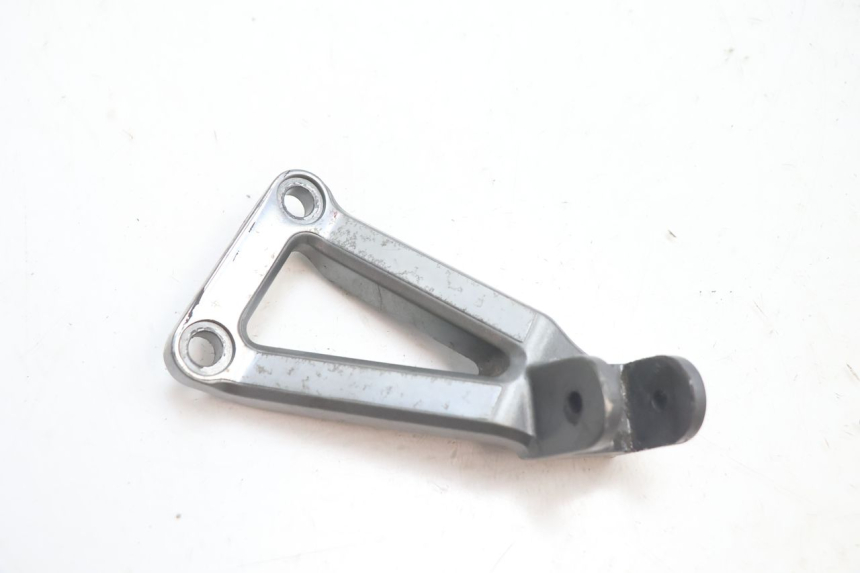 photo de LEFT REAR FOOTREST MOUNT KAWASAKI ZX-6R ZX6R 600 (1995 - 1997) - Component detail