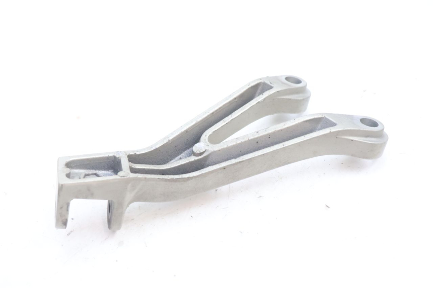 photo de REAR LEFT FOOTREST MOUNT KAWASAKI ZX-6R ZX6R 600 (2000 - 2002) - Technical close-up