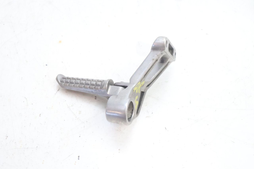 photo de REAR LEFT FOOTREST MOUNT KAWASAKI ZZR 600 (1995 - 2004) - Alternative perspective