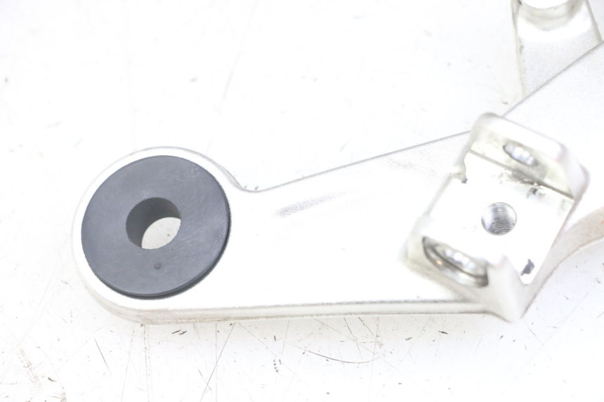 photo de FRONT RIGHT FOOTREST MOUNT BMW S RR ABS S1000RR 1000 (2015 - 2018) - Product overview