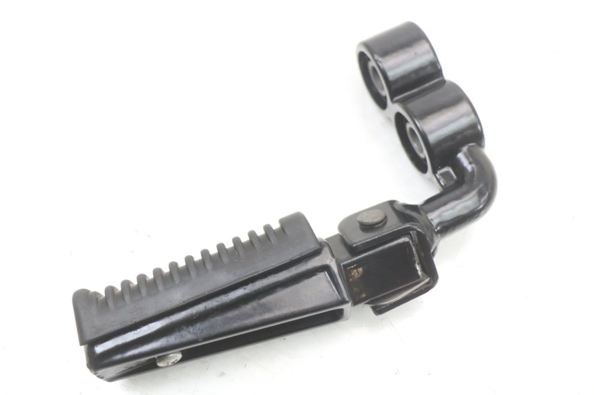 photo de FRONT RIGHT FOOTREST MOUNT ARCHIVE CAFE RACER 4T 50 (2019 - 2024) - Zoom on usage condition