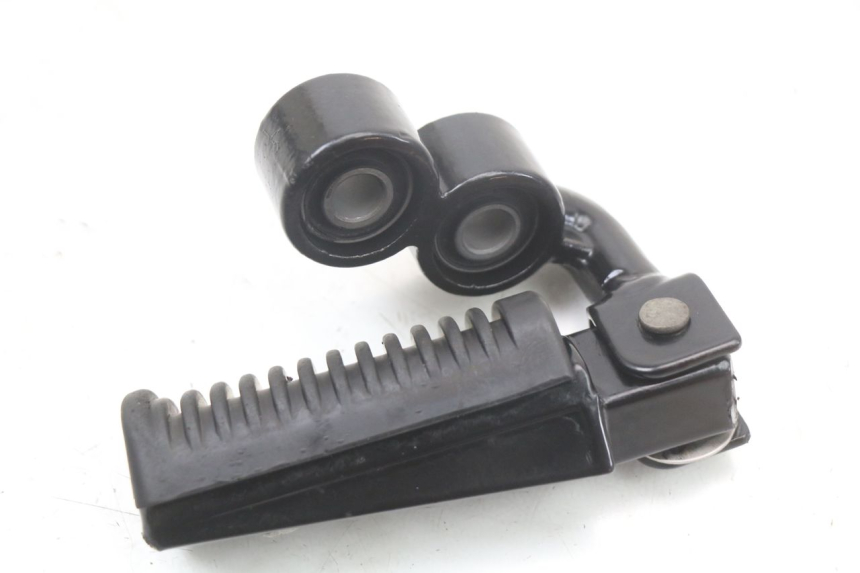 photo de FRONT RIGHT FOOTREST MOUNT ARCHIVE CAFE RACER 4T 50 (2019 - 2024) - Surface and material condition