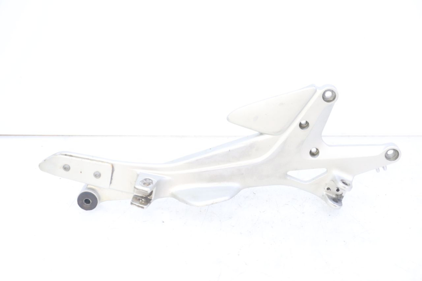 photo de RIGHT FRONT FOOTREST BRACKET HONDA CBF 500 (2004 - 2007) - Main view