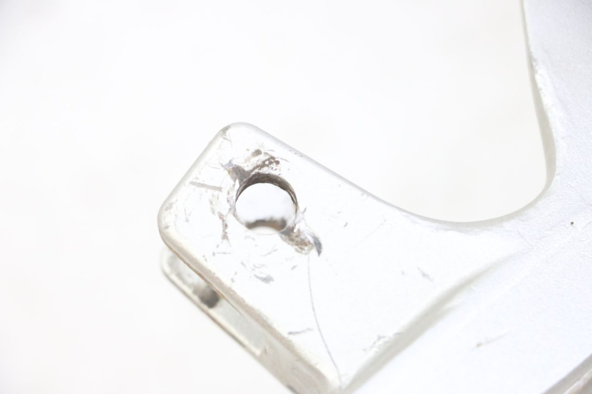 photo de RIGHT FRONT FOOTREST BRACKET HONDA CBF 500 (2004 - 2007) - Product overview