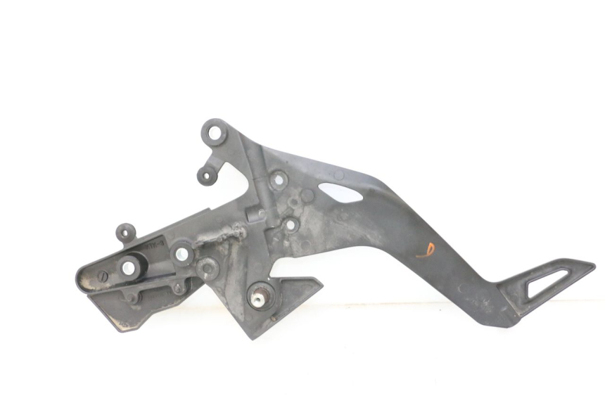 photo de FRONT RIGHT FOOTREST MOUNT KAWASAKI ER-6 ER6 F ABS 650 (2012 - 2016) - Surface and material condition
