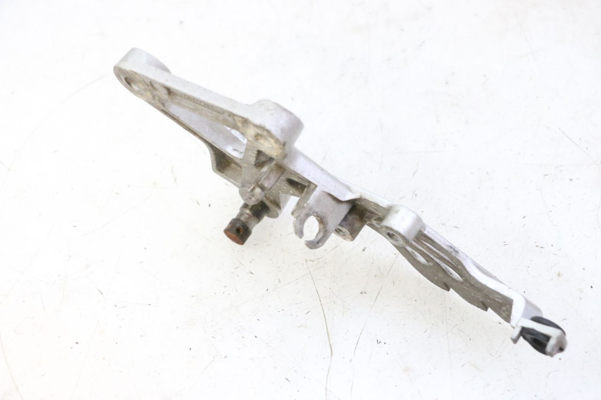 photo de FRONT RIGHT FOOTREST MOUNT STAHO FH 50 (2018 - 2019) - Alternative perspective