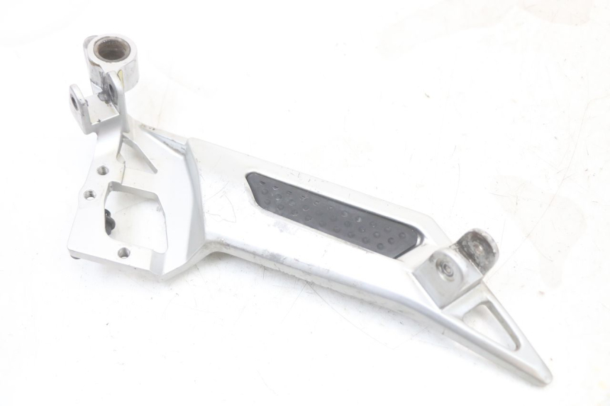 photo de FRONT RIGHT FOOTREST MOUNTING PLATE YAMAHA FJR ABS 1300 (2006 - 2012) - Surface and material condition