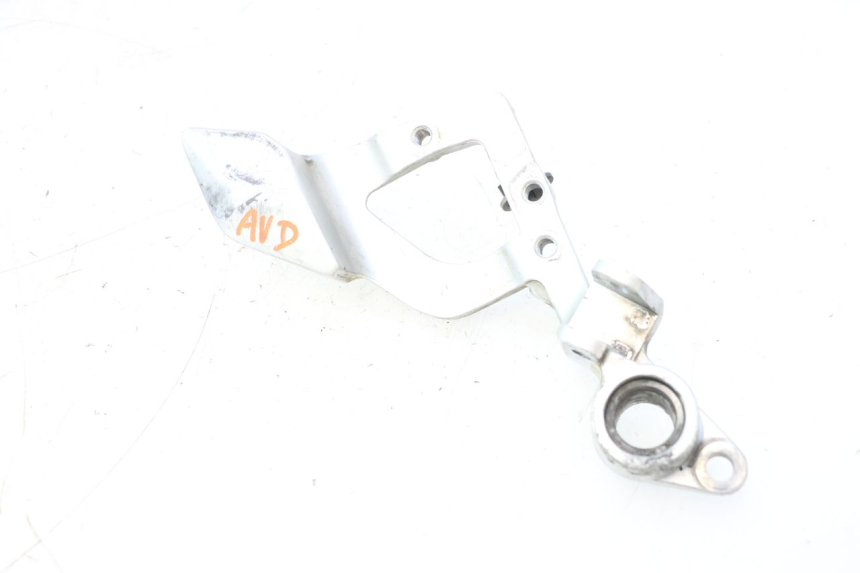 photo de FRONT RIGHT FOOTREST MOUNT YAMAHA FJR 1300 (2001 - 2005) - Main view