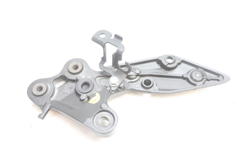 photo de FRONT RIGHT FOOTREST MOUNT YAMAHA FZ8 800 (2010 - 2016) - Product overview