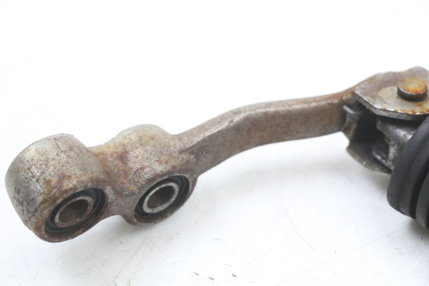 photo de FRONT RIGHT FOOTREST MOUNT SUZUKI GSX E 250 (1982 - 1983) - Zoom on usage condition