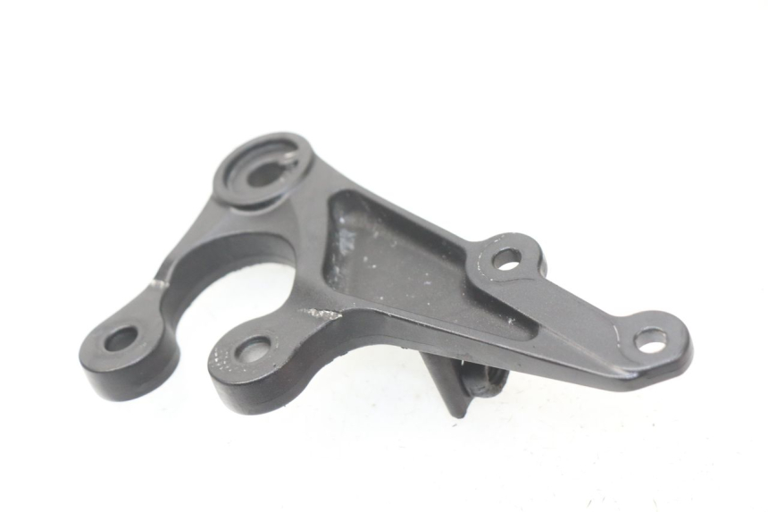 photo de FRONT RIGHT FOOTREST MOUNT SUZUKI GSX-R GSXR K16 1000 (2012 - 2016) - Component detail