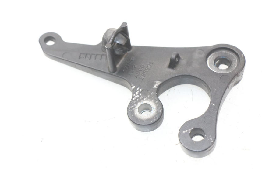 photo de FRONT RIGHT FOOTREST MOUNT SUZUKI GSX-R GSXR K16 1000 (2012 - 2016) - Zoom on usage condition