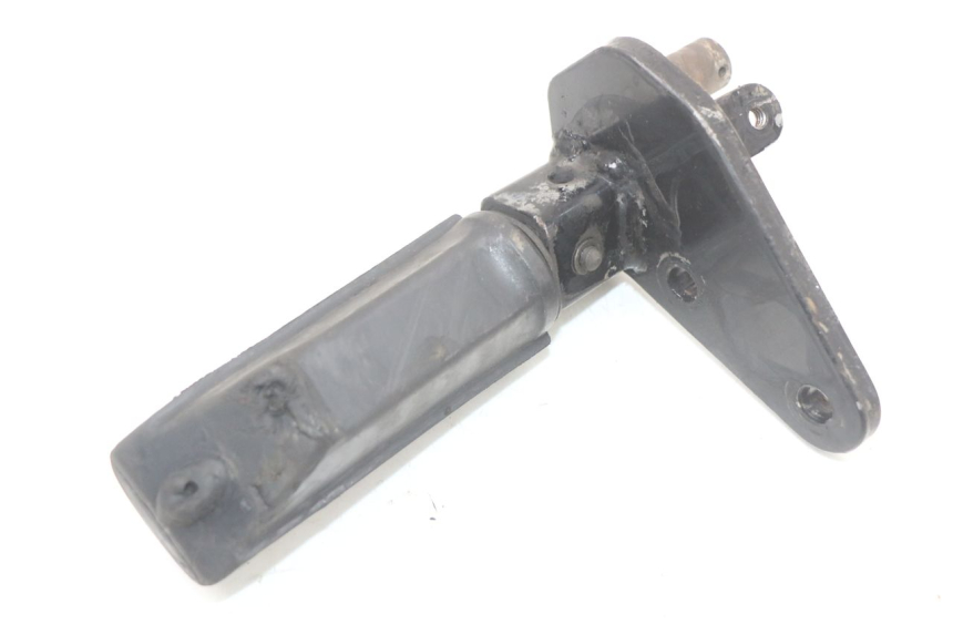 photo de FRONT RIGHT FOOTREST MOUNT SUZUKI GZ MARAUDER 125 (1998 - 2004) - Product overview