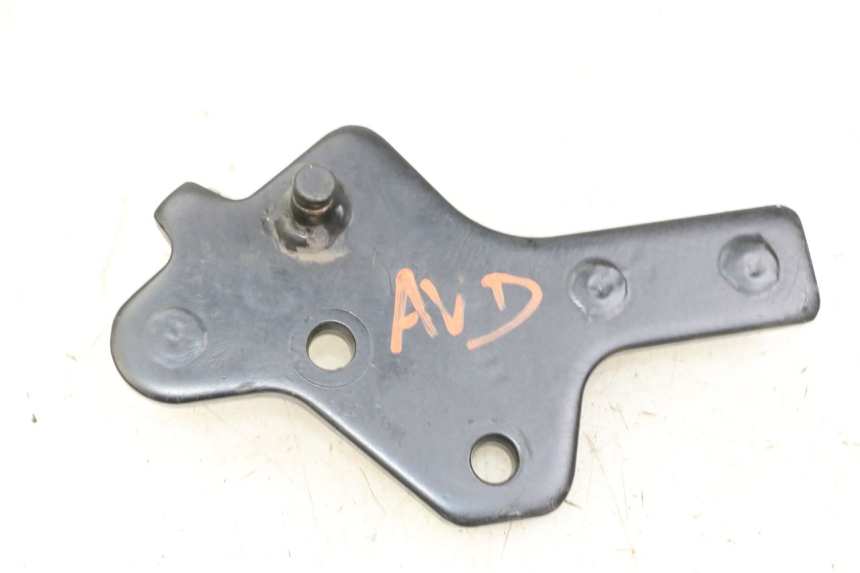 photo de FRONT RIGHT FOOTREST MOUNT KEEWAY K-LIGHT KLIGHT 125 (2018 - 2025) - Component detail