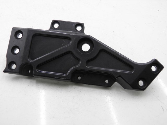 photo de FRONT RIGHT FOOTREST BRACKET KAWASAKI ZEPHYR 550 (1991 - 1998) - Main view