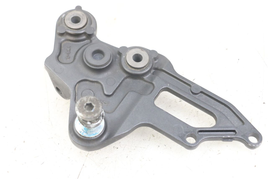 photo de RIGHT FRONT FOOTREST BRACKET YAMAHA MT-07 MT07 ABS 700 (2014 - 2017) - Component detail
