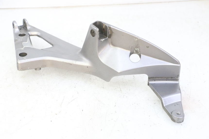 photo de FRONT RIGHT FOOTREST MOUNT HONDA NTV DEAUVILLE ABS 700 (2007 - 2016) - Surface and material condition