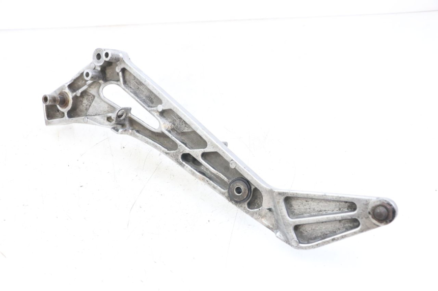 photo de RIGHT FRONT FOOTREST BRACKET HONDA NTV DEAUVILLE 650 (1998 - 2001) - Alternative perspective