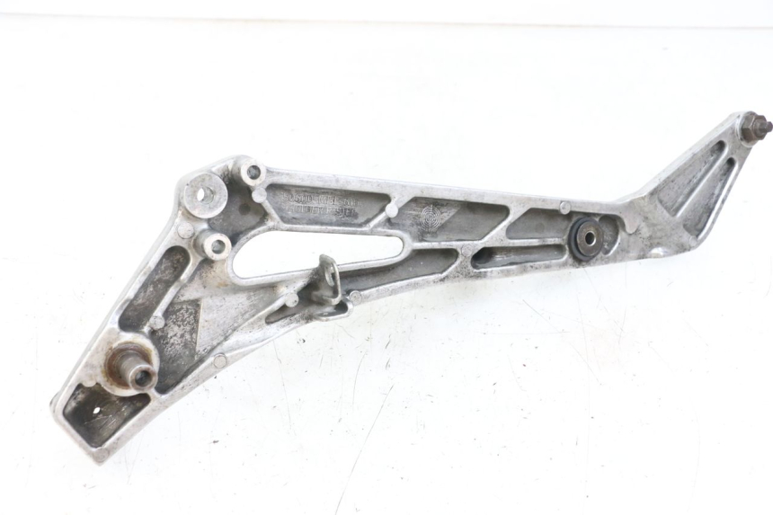 photo de RIGHT FRONT FOOTREST BRACKET HONDA NTV DEAUVILLE 650 (1998 - 2001) - Technical close-up