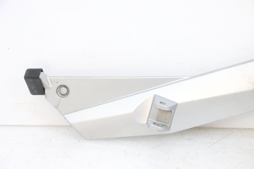 photo de FRONT RIGHT FOOTREST MOUNT BMW R RT ABS 1200 (2010 - 2014) - Additional view of the item